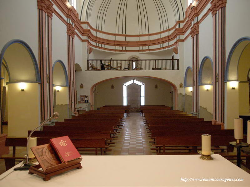 INTERIOR DEL TEMPLO DESDE EL ALTAR